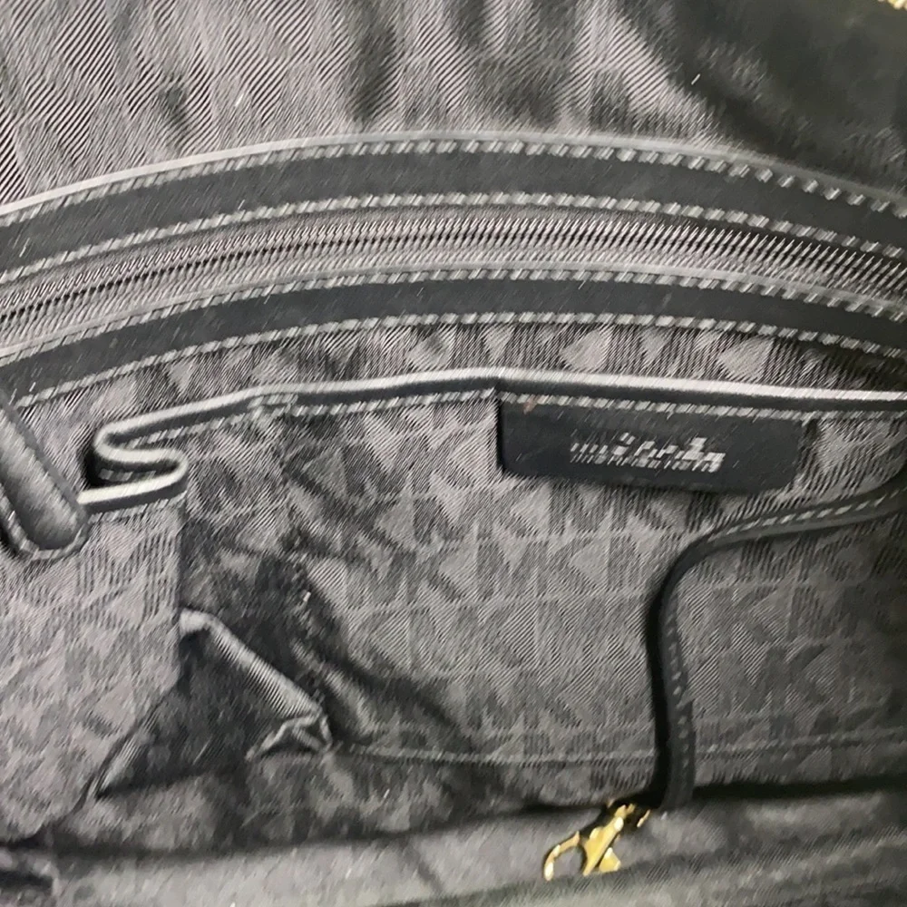 Michael Kors - Black Pebbled Leather Medium Bag